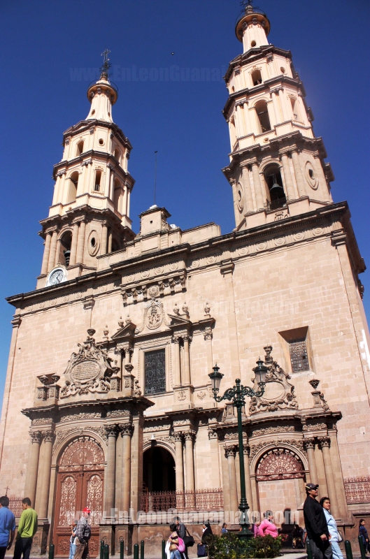 fachada-catedral-de-leon-guanajuato1
