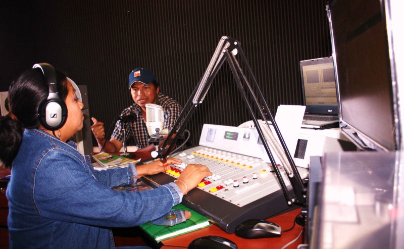 Nuevo_programa_para_los_mayahablantes_en_la_radio