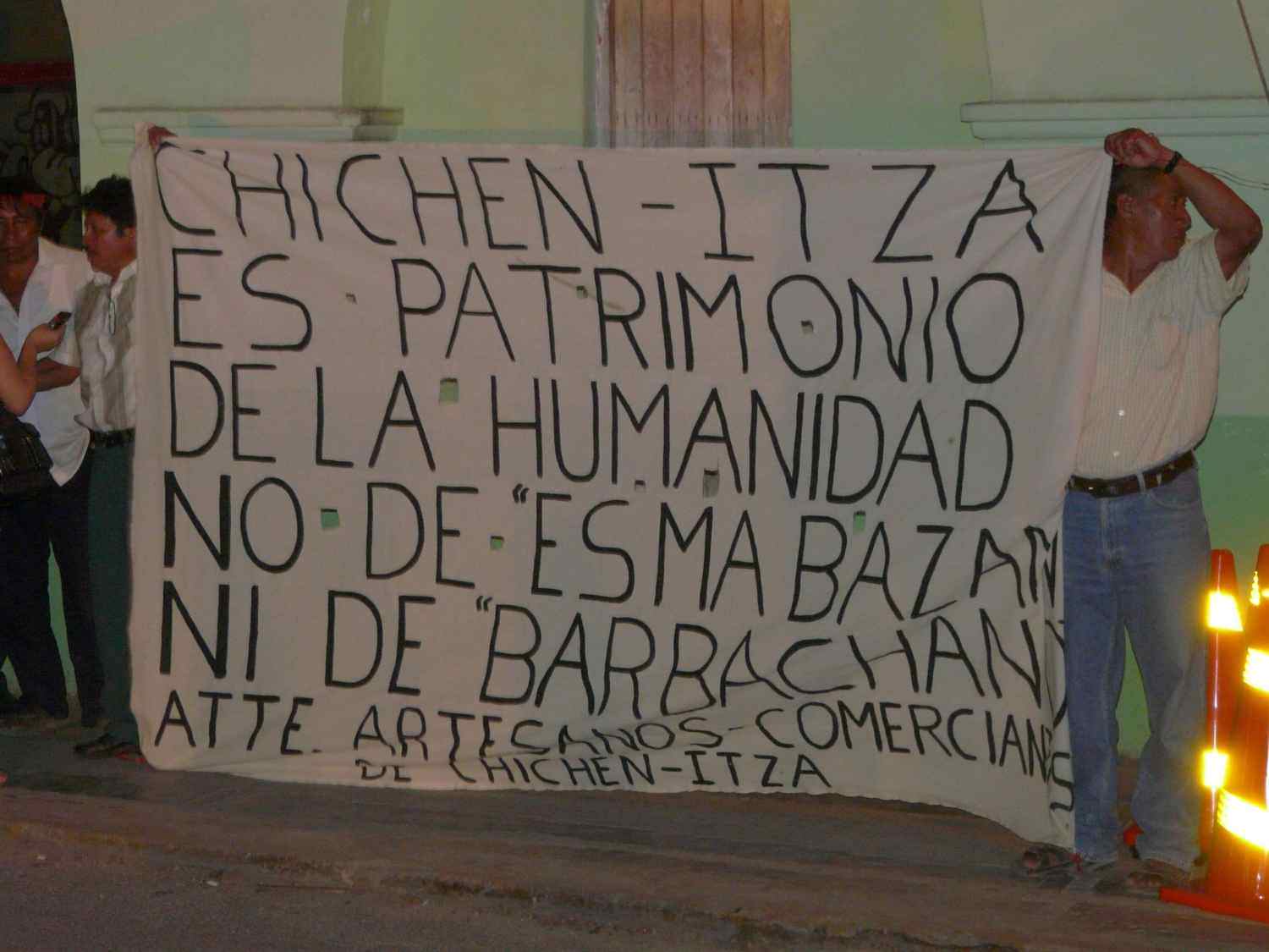 Protesta en contra de Jorge Esma Bazán.